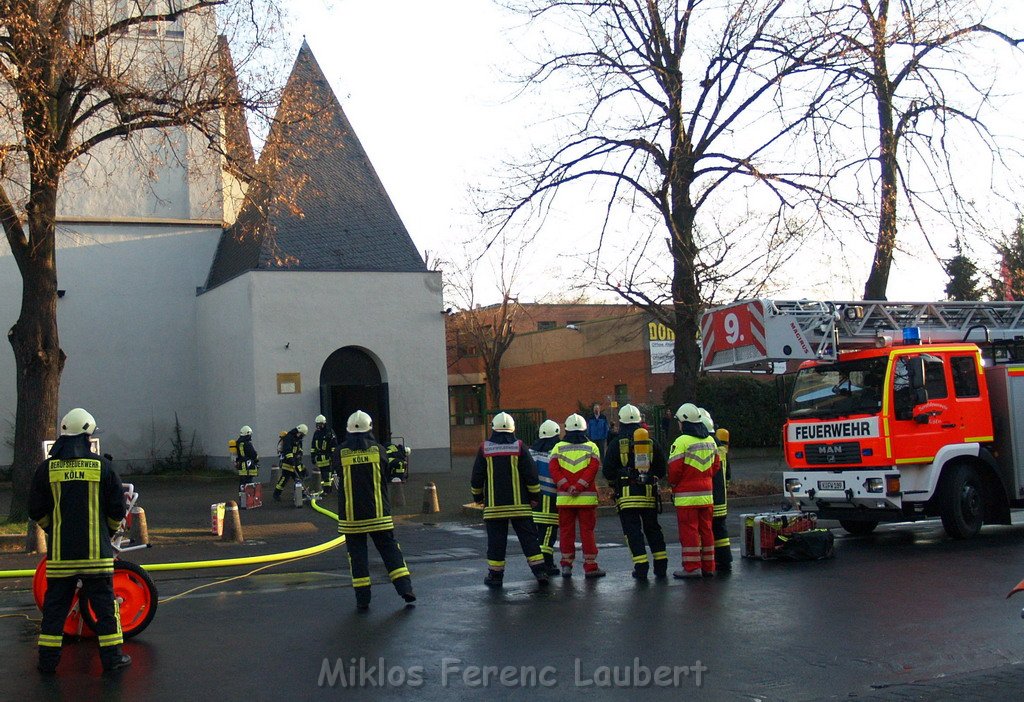 Brand in Kirche Koeln Muelheim Tiefenthalstr   P09.JPG